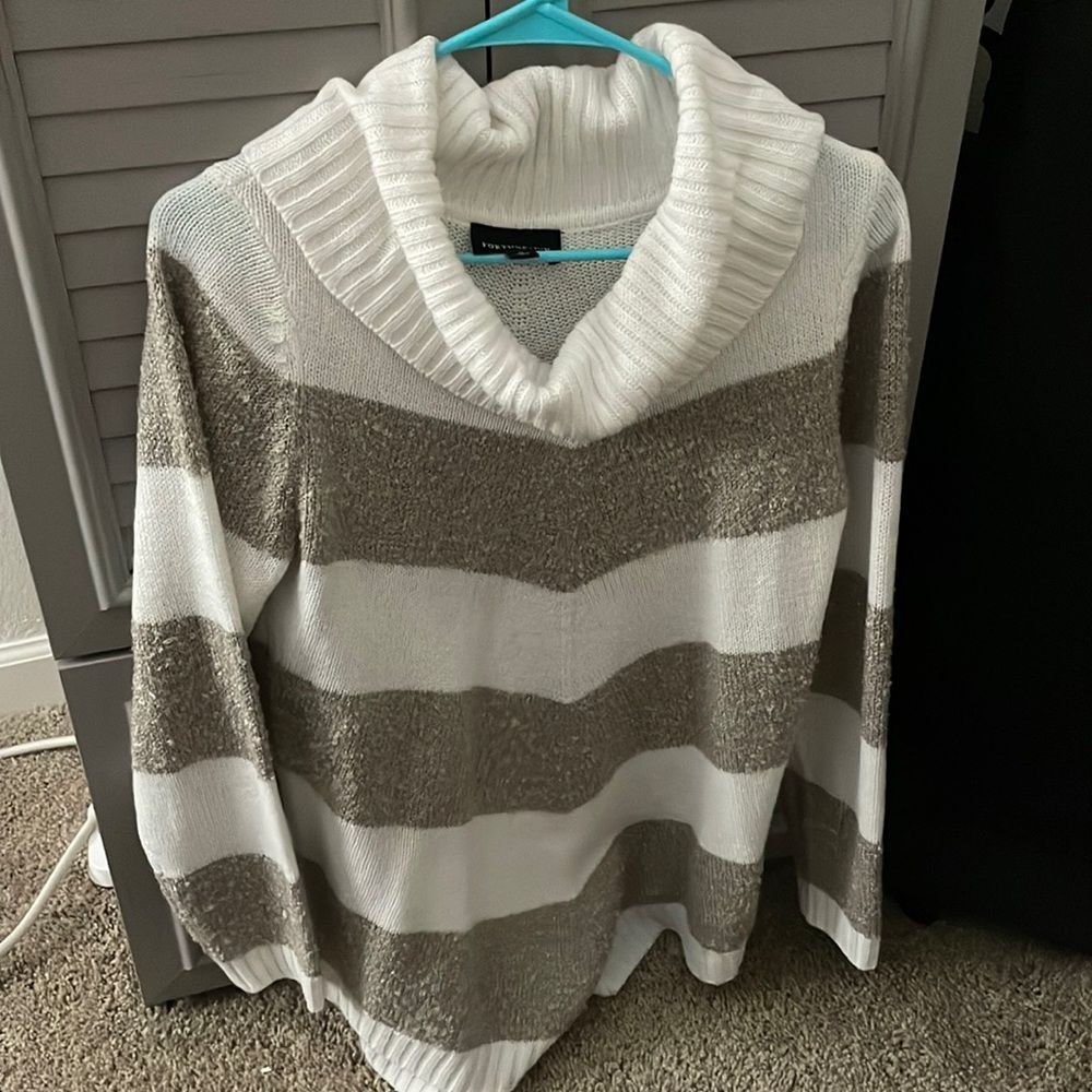 Fortune + ivy Colorblock Cowl neck pull over sweater white chevron medium